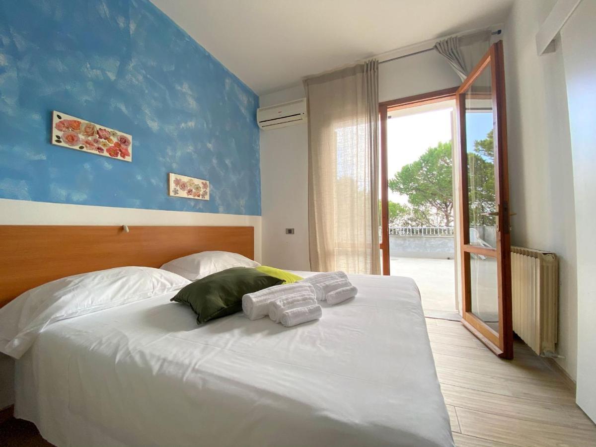 Camping Village Mar Y Sierra San Costanzo Kültér fotó