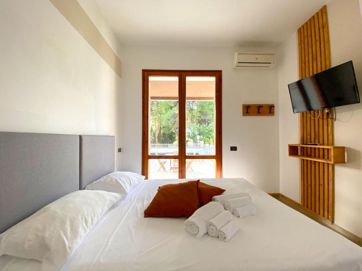 Camping Village Mar Y Sierra San Costanzo Kültér fotó