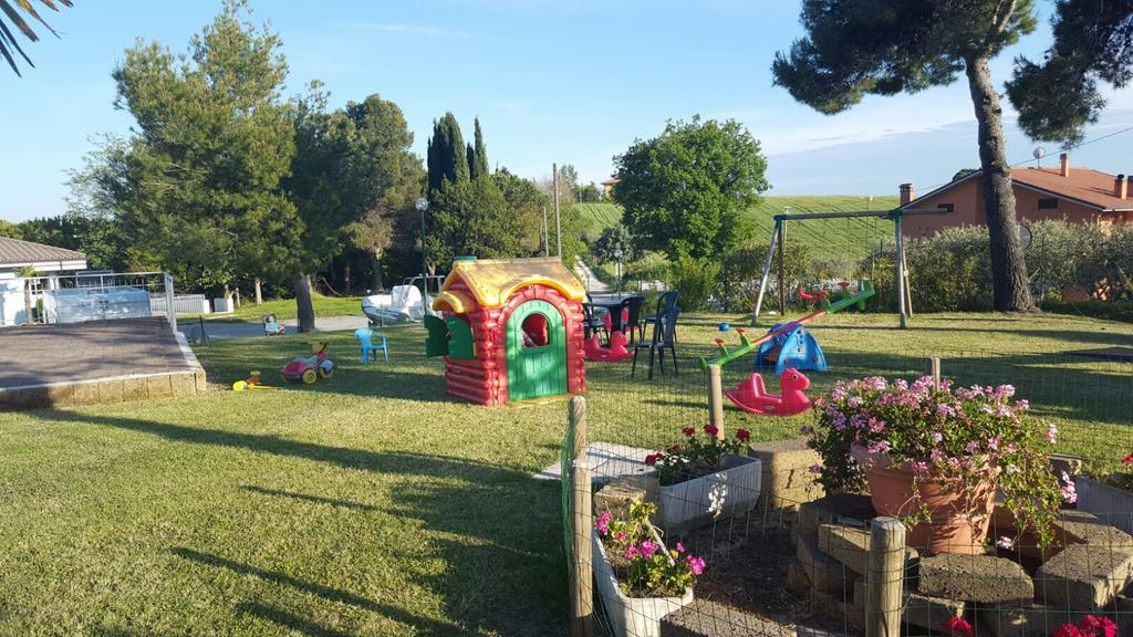 Camping Village Mar Y Sierra San Costanzo Kültér fotó
