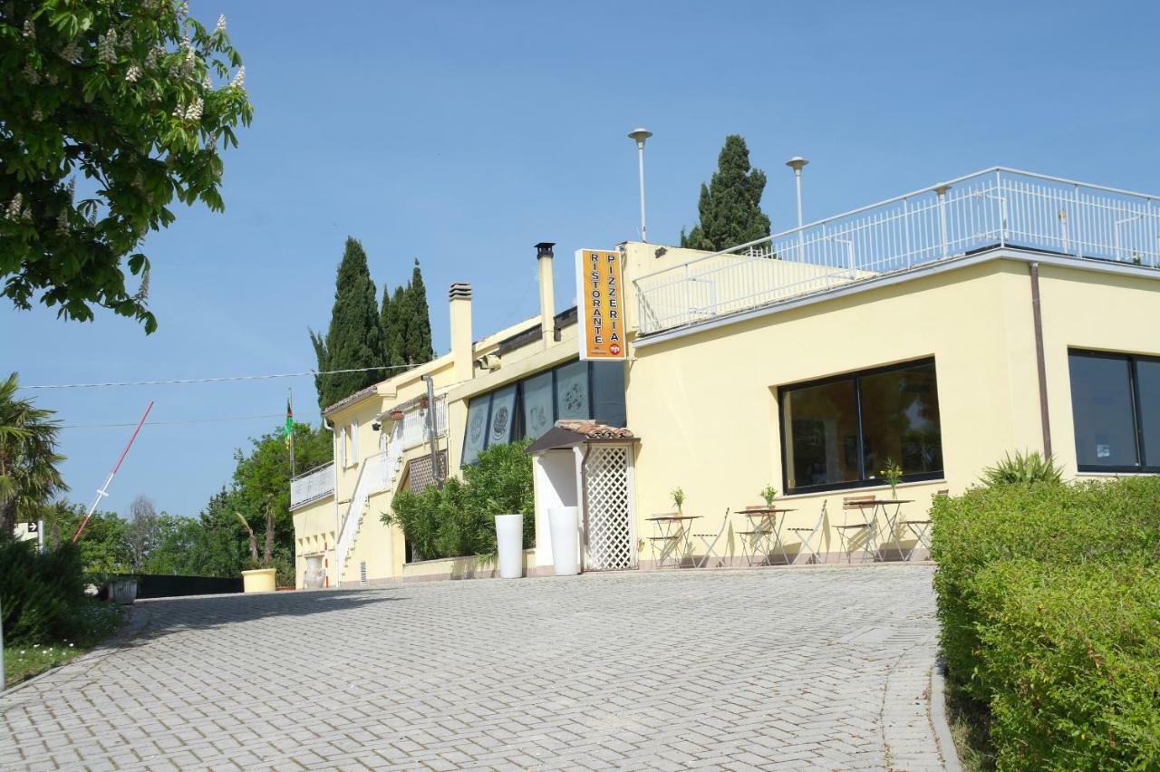 Camping Village Mar Y Sierra San Costanzo Kültér fotó
